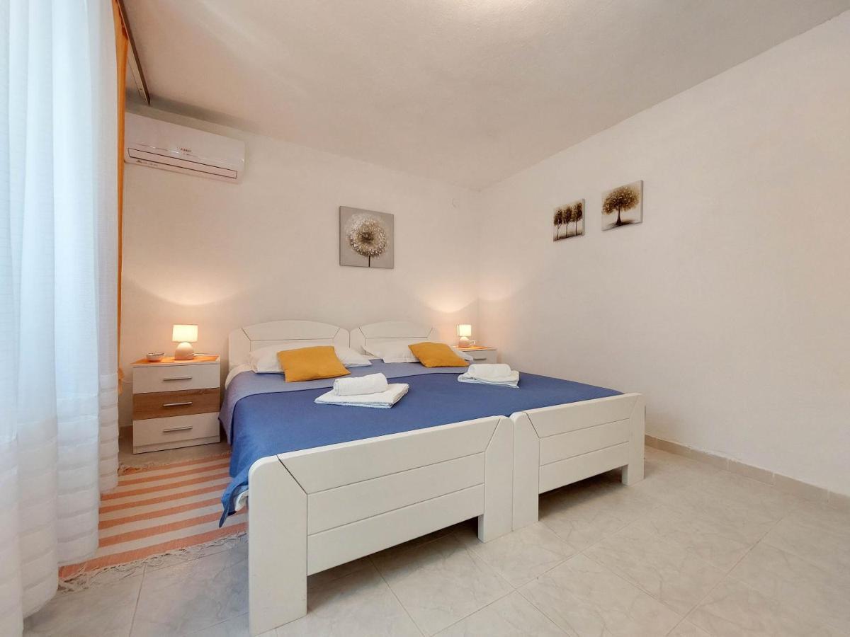 Apartments Ivanka Krk Town Εξωτερικό φωτογραφία