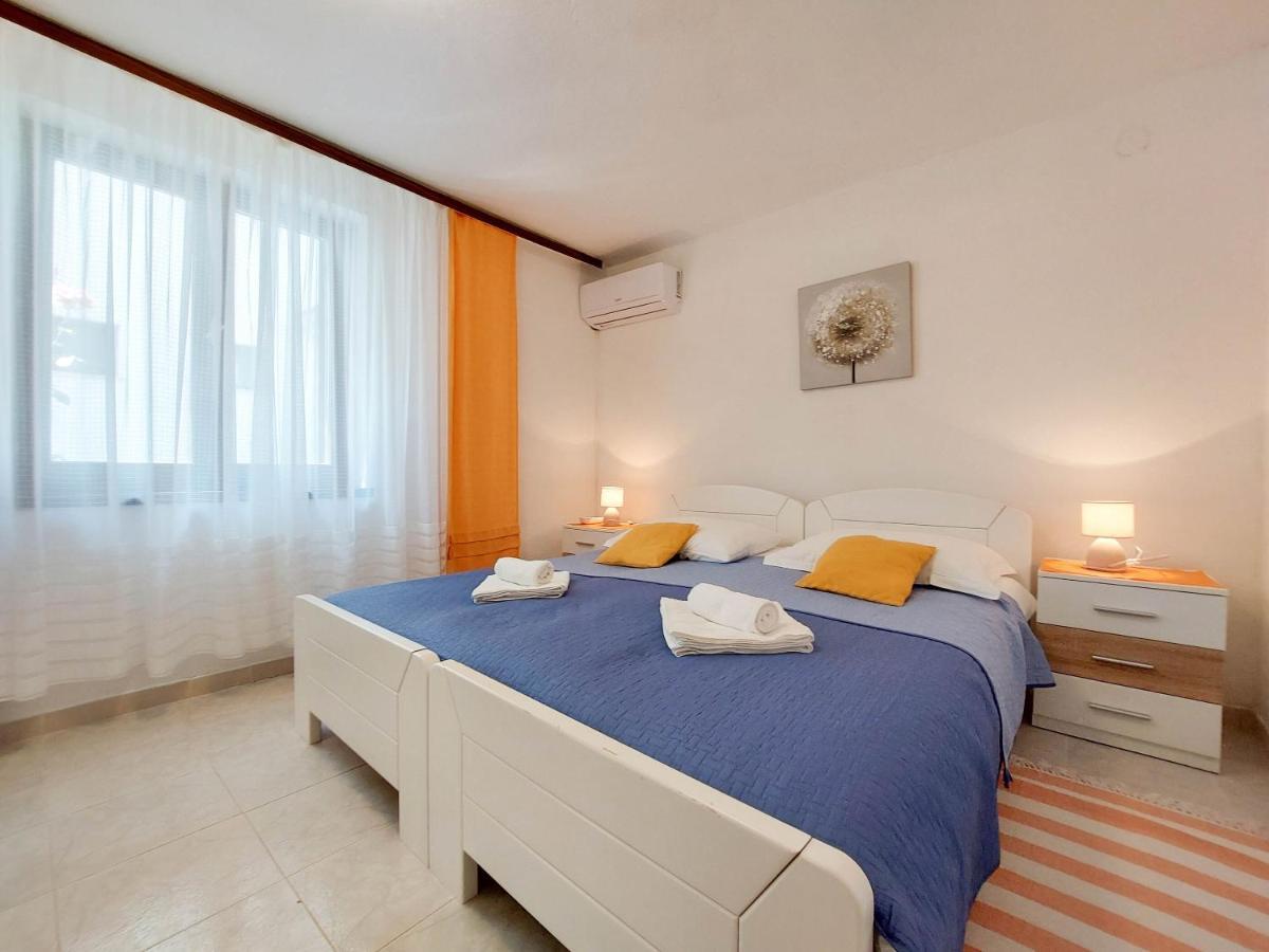 Apartments Ivanka Krk Town Εξωτερικό φωτογραφία